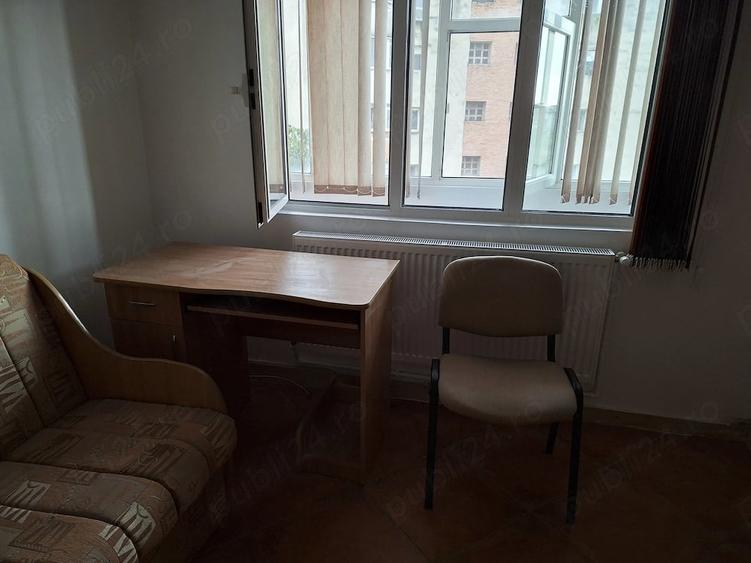 Garsonieră decomandată în Central