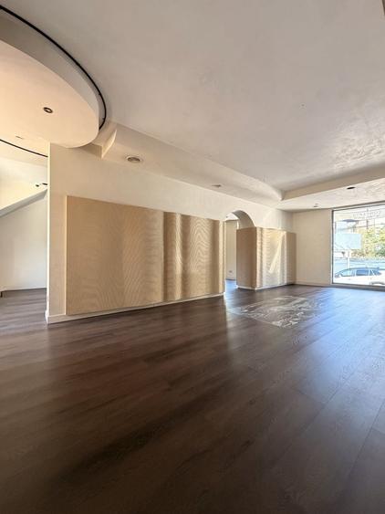 Spațiu comercial, de 140 mp, în Central