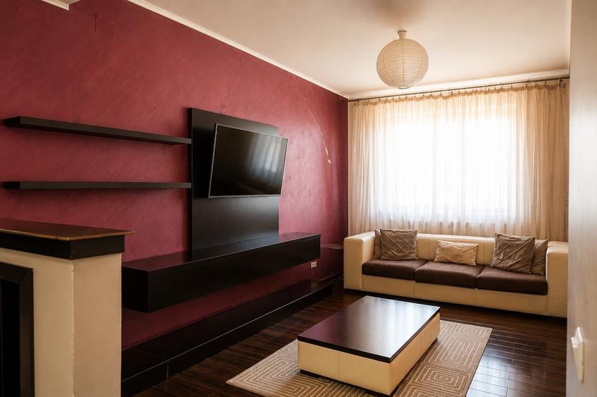 Apartament cu 3 camere decomandat în Inel I