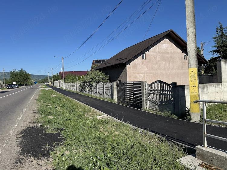 Casă cu 4 camere cu Teren 1300 Mp în Târgu Trotuș