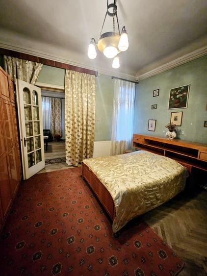 Apartament cu 4 camere semidecomandat în Central