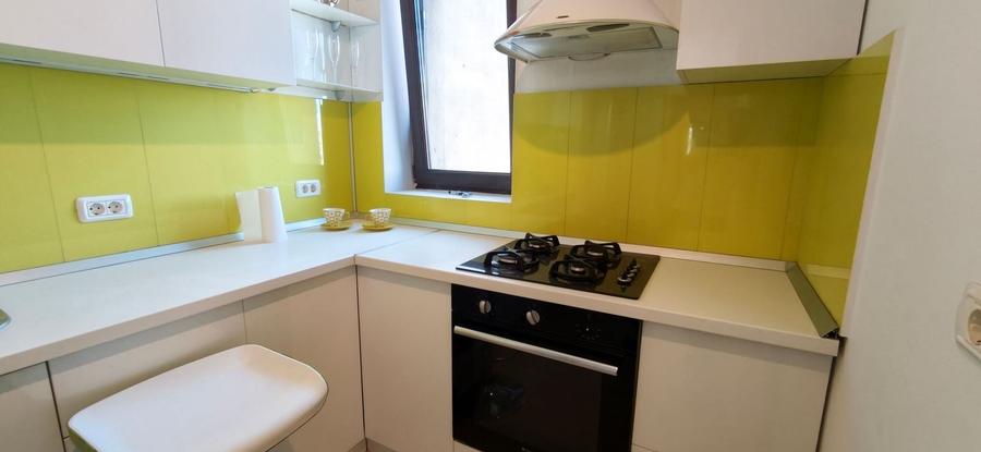 Apartament cu 3 camere semidecomandat în Drumul Taberei