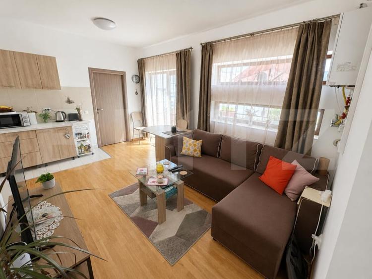 Apartament cu 2 camere semidecomandat, mobilat în Florești