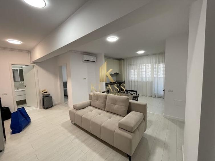 Apartament cu 3 camere decomandat, mobilat în Berceni