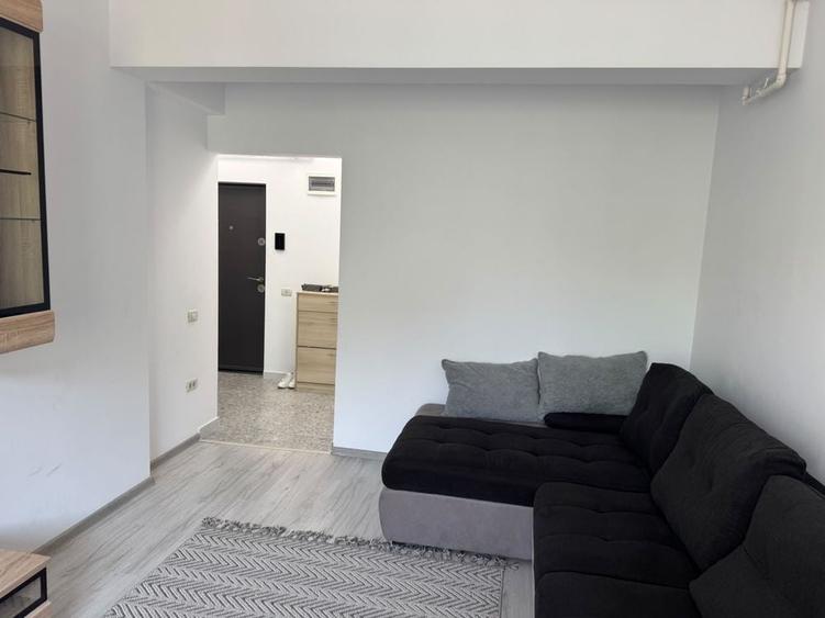 Apartament cu 2 camere semidecomandat în Fundeni