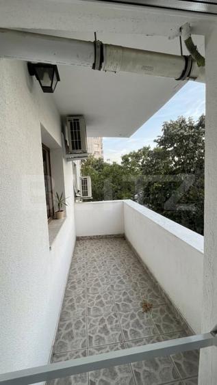 Apartament cu 3 camere decomandat, mobilat în Aradului