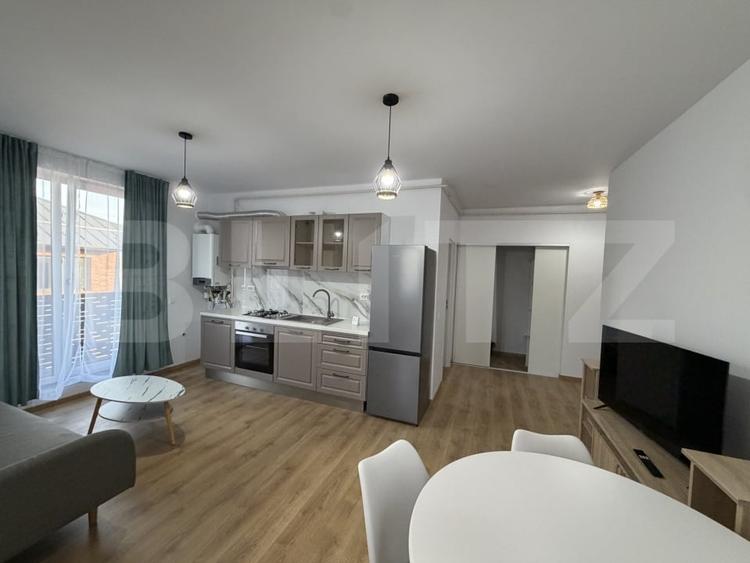 Apartament cu 3 camere semidecomandat, mobilat în Chinteni