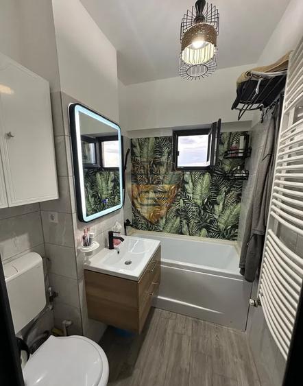 Apartament cu 4 camere decomandat, mobilat în Casa de Cultură