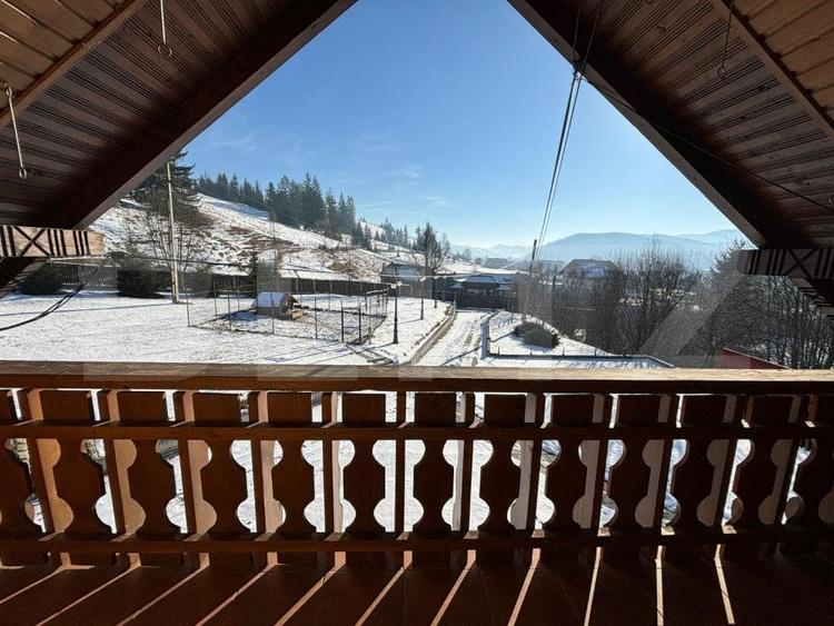 Casă individuală cu 7 camere cu Garaj în Exterior Est