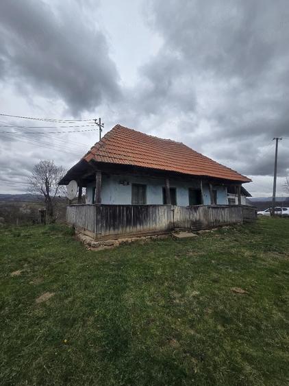 Casă cu Teren 1000 Mp în Stoieneasa