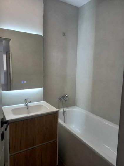 Apartament cu 3 camere decomandat în Nord