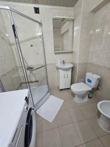Garsonieră decomandată în Central