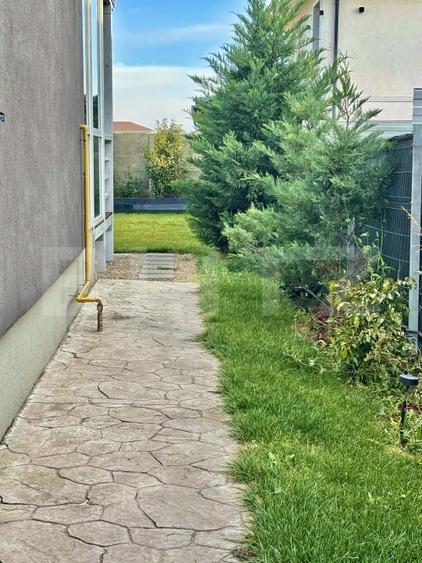 Duplex cu 5 camere cu Canalizare în Dumbrăvița
