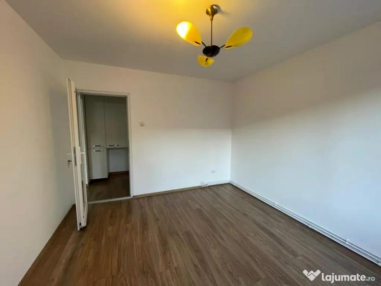 Apartament cu 2 camere semidecomandat în Săsar