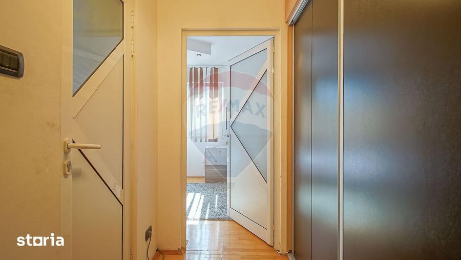 Apartament cu 2 camere semidecomandat, mobilat în Est