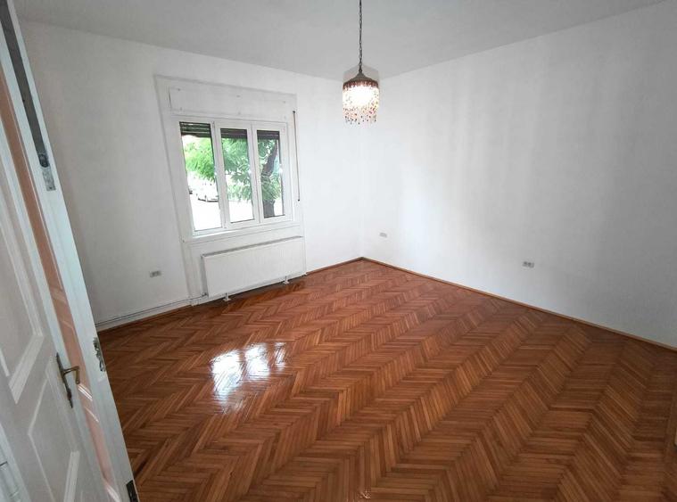 Spațiu comercial, de 95 mp, în P-ța Maria
