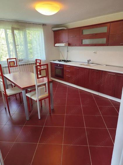 Casă cu 7 camere cu Teren 22000 Mp în Provița de Jos
