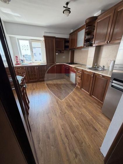 Apartament cu 3 camere decomandat în Brazda lui Novac