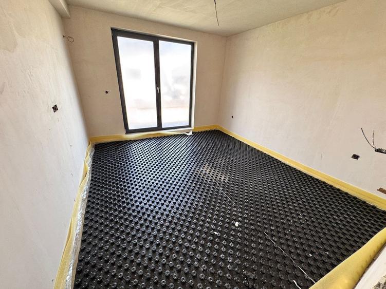 Casă individuală cu 4 camere cu Canalizare în Fundeni