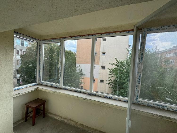 Apartament cu 2 camere decomandat în Traian