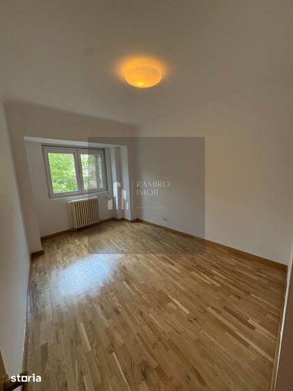 Apartament cu 4 camere în Centrul Civic
