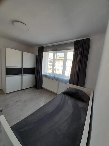 Apartament cu 4 camere semidecomandat în Central