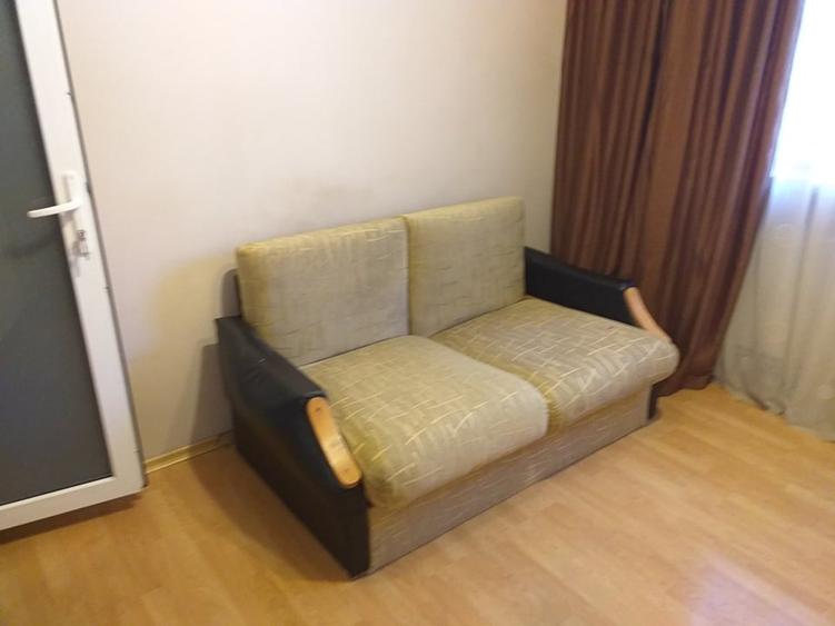 Apartament cu 3 camere semidecomandat în Alexandru cel Bun
