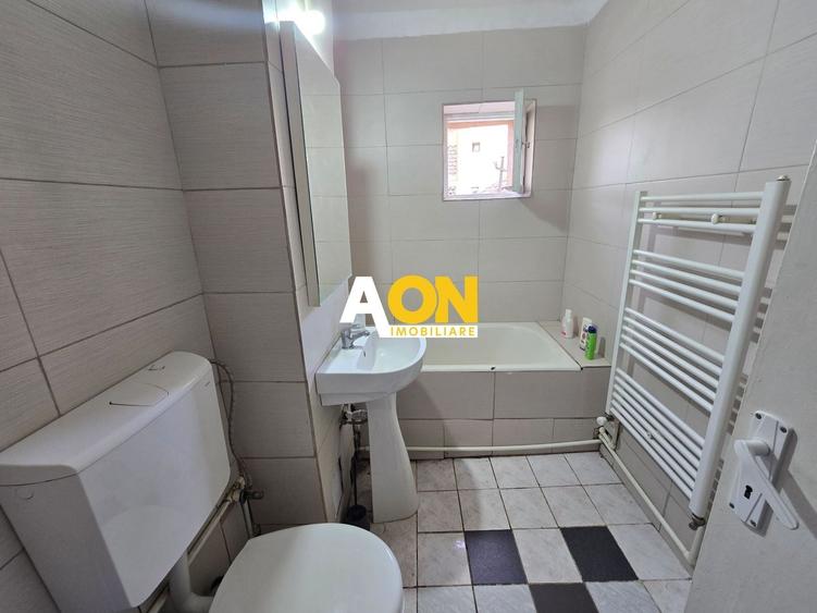 Apartament cu 2 camere semidecomandat, mobilat în Cetate