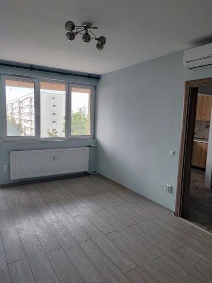 Apartament cu 2 camere semidecomandat, mobilat în Baba Novac