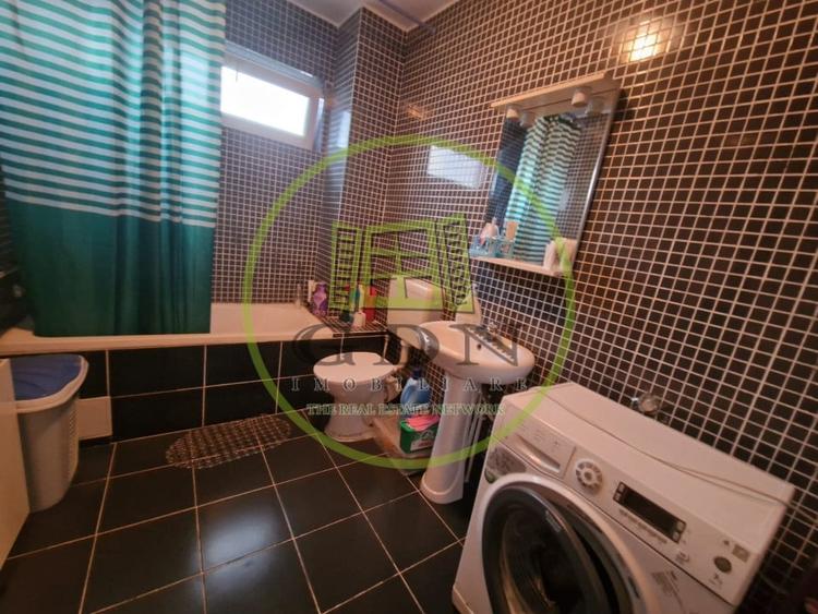 Apartament cu 3 camere decomandat, mobilat în Lascăr Catargiu