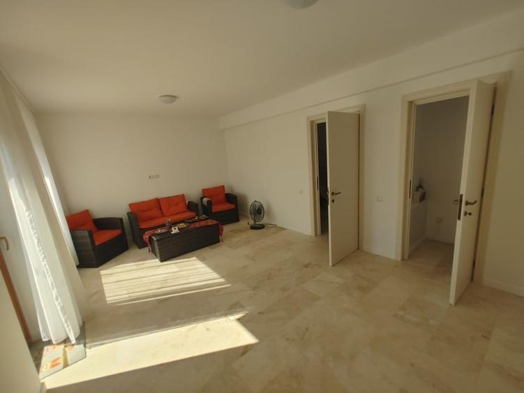 Duplex cu 4 camere cu Canalizare în Bucov