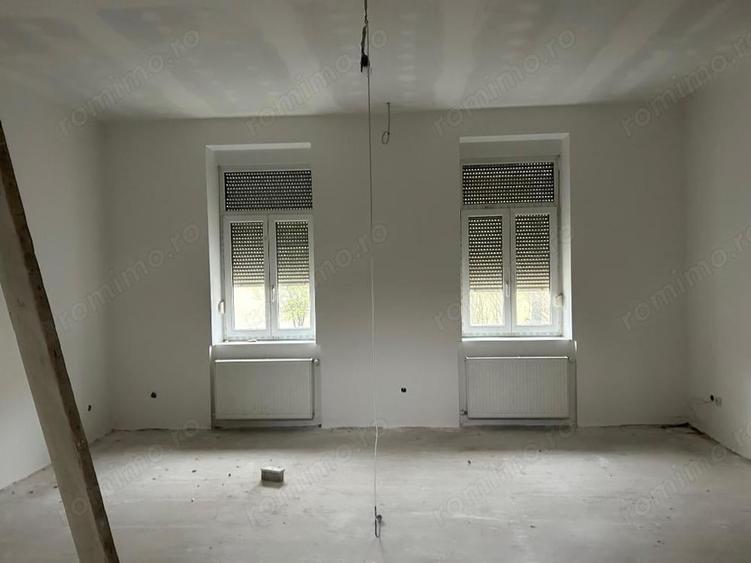 Casă cu 6 camere cu Teren 200 Mp în Odobescu