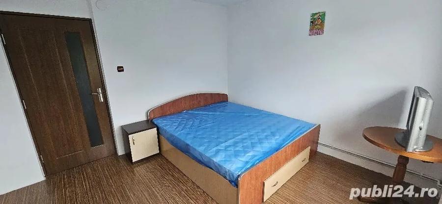 Apartament cu 3 camere decomandat în 1 Mai