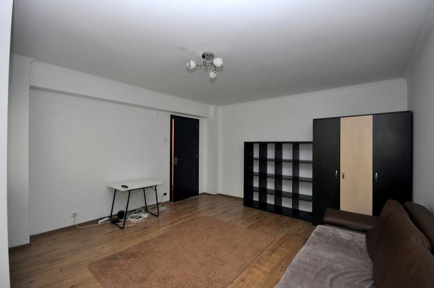 Apartament cu 3 camere decomandat în Militari