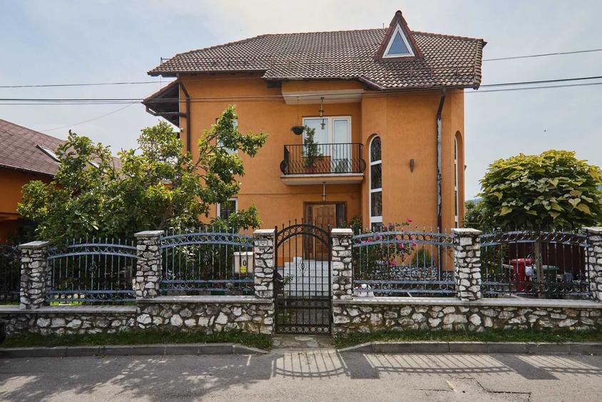 Casă cu 4 camere în Nord