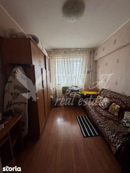 Apartament cu 3 camere decomandat în Rahova