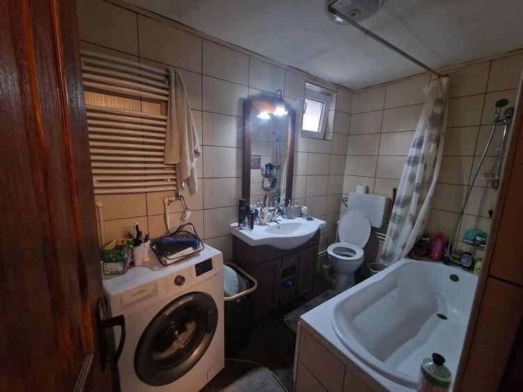 Casă cu 3 camere în Central