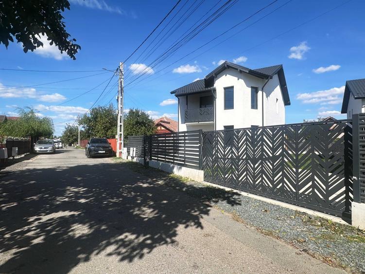 Casă cu 4 camere cu Teren 500 Mp în Central