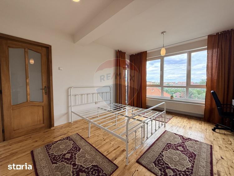 Casă cu 5 camere cu Teren 100 Mp în Florești