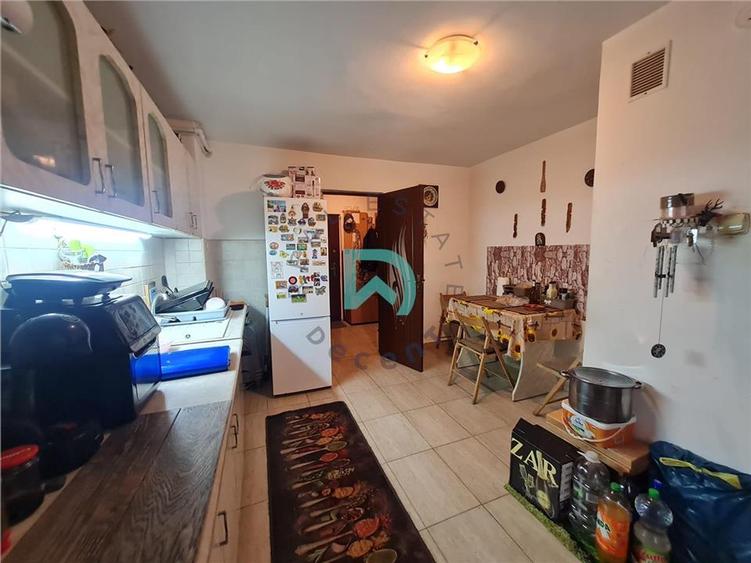 Apartament cu 3 camere decomandat, mobilat în Uzina 2