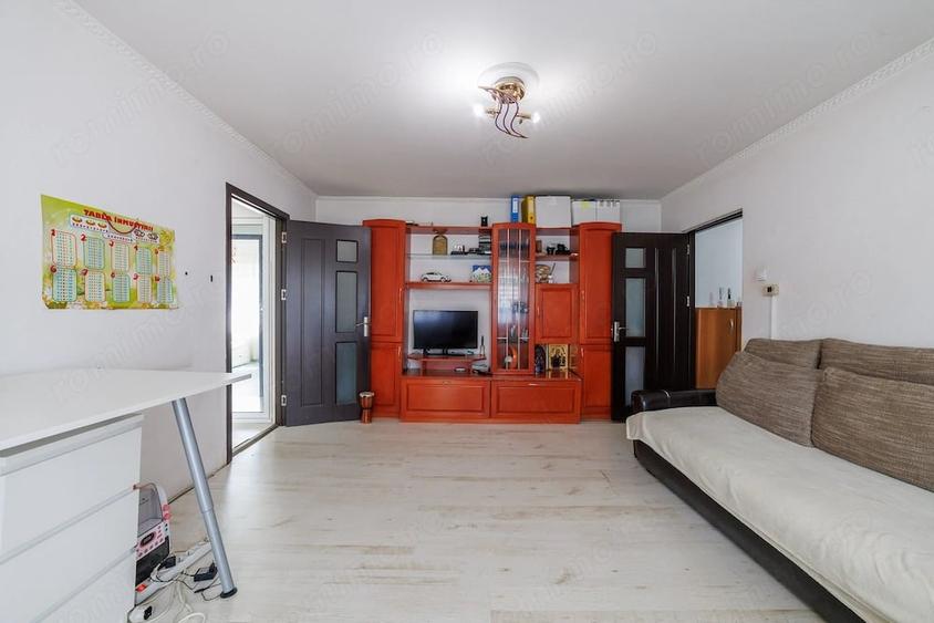 Apartament cu 2 camere semidecomandat în Prundu