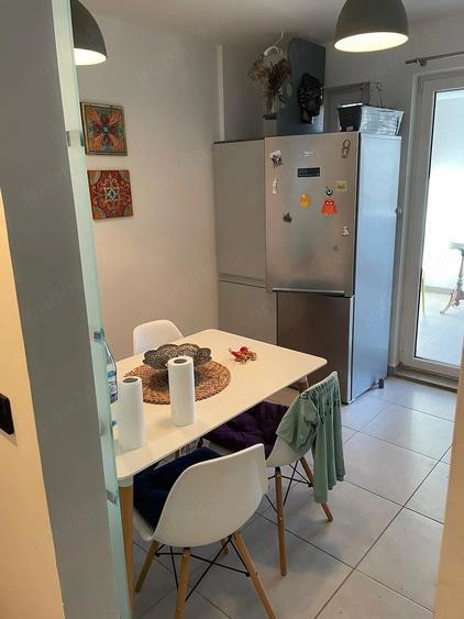 Apartament cu 2 camere decomandat, mobilat în Central