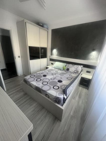 Apartament cu 3 camere decomandat în Eroii Revoluției