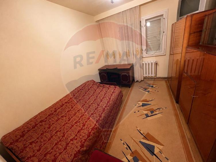 Închiriez apartament 3 camere decomandat – spațios - 2