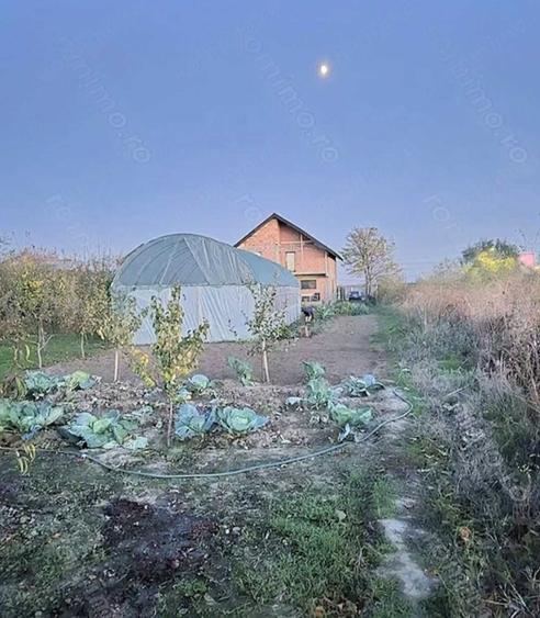 Casă cu 4 camere în Varlaam