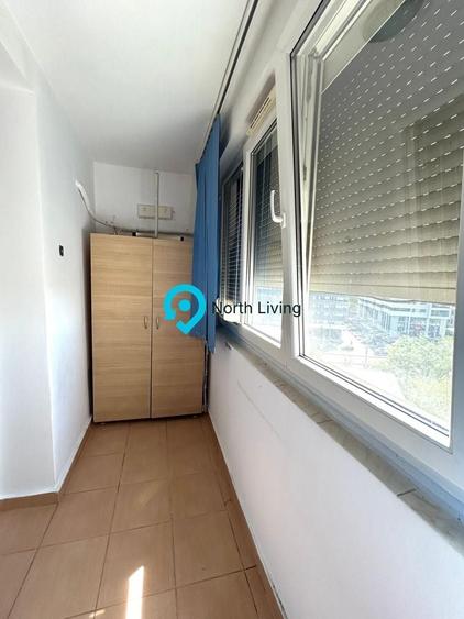 Apartament cu 3 camere semidecomandat, mobilat în Titan