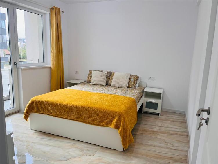 Apartament cu 2 camere semidecomandat, mobilat în Calea București