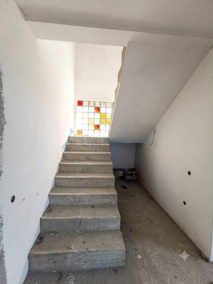 Casă individuală cu 4 camere cu Garaj în Oșorhei
