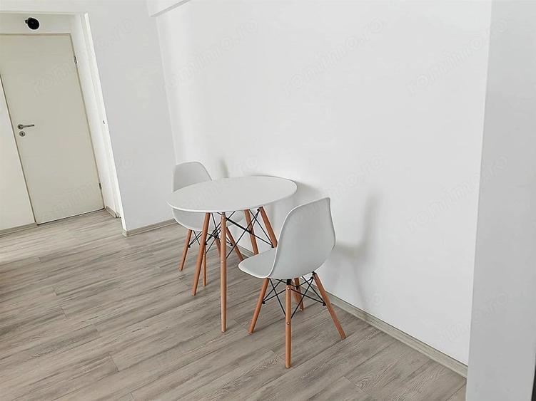 Apartament cu 2 camere decomandat în P-ța Universității