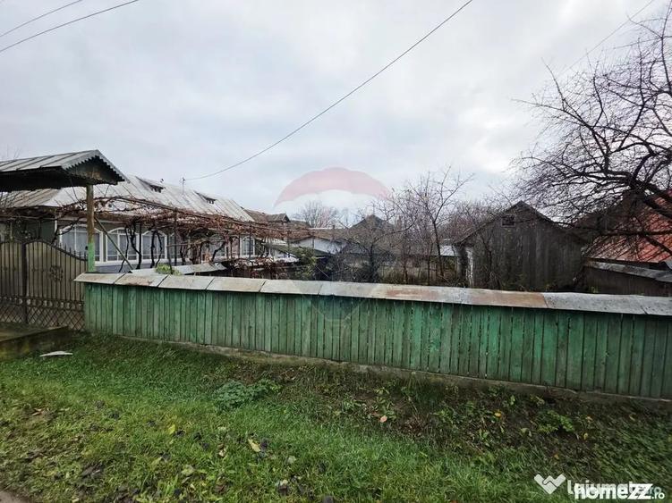 Casă cu 4 camere cu Teren 1677 Mp în Slobozia (Roznov)